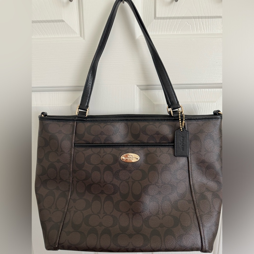 Coach Signature Purse- beautiful & great price!!